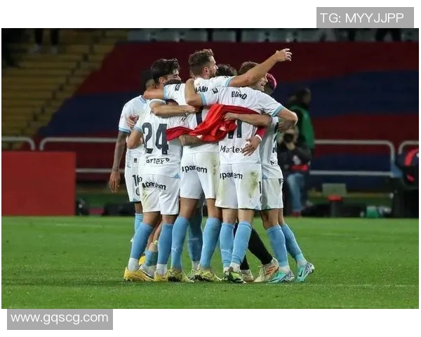 西甲联赛精彩纷呈球迷热情高涨争夺冠军的激烈对抗与传奇时刻 西甲联赛精彩纷呈球迷热情高涨争夺冠军的激烈对抗与传奇时刻